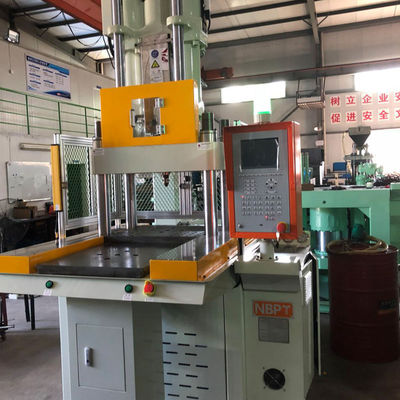 Máquina de moldagem por injecção de placas de deslizamento único vertical 85T
