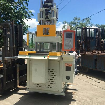 Máquina de moldagem por injecção vertical 120T para serra de fio de diamante
