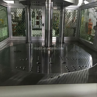 Máquina de moldagem por injecção vertical