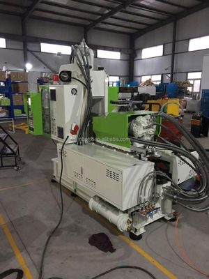 Máquina de Injecção Vertical Máquina de Fabricação de Plástico para Automóveis