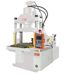 Máquina de moldagem por injecção vertical para bordas de automóveis